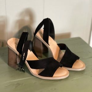 Brand New! Black Suede Gianni Bini Heels